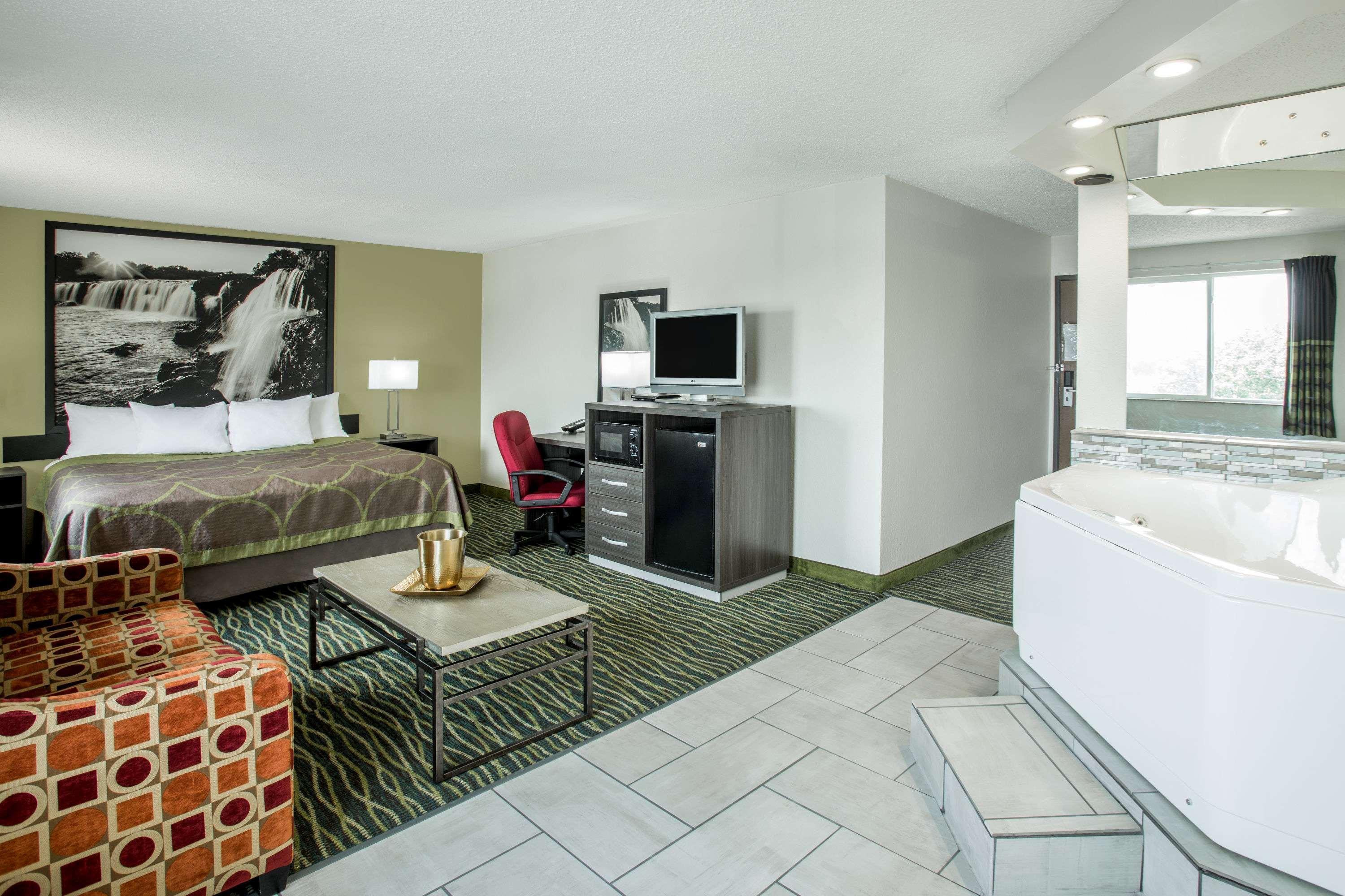 Super 8 By Wyndham Independence Kansas City מראה חיצוני תמונה