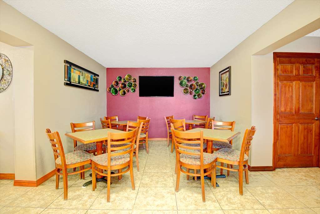 Super 8 By Wyndham Independence Kansas City מסעדה תמונה
