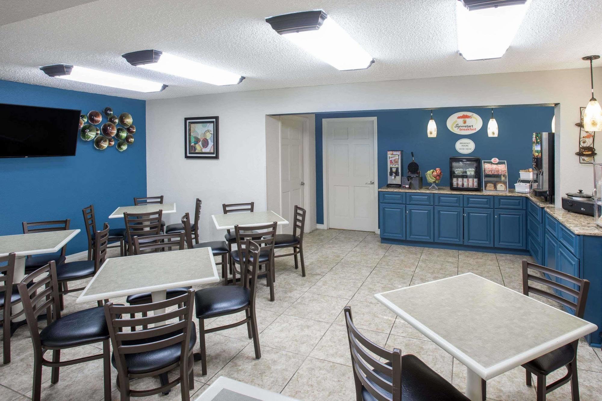 Super 8 By Wyndham Independence Kansas City מראה חיצוני תמונה