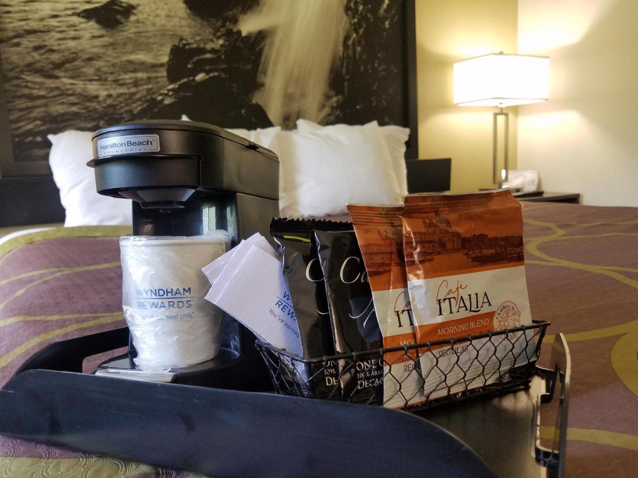 Super 8 By Wyndham Independence Kansas City מראה חיצוני תמונה