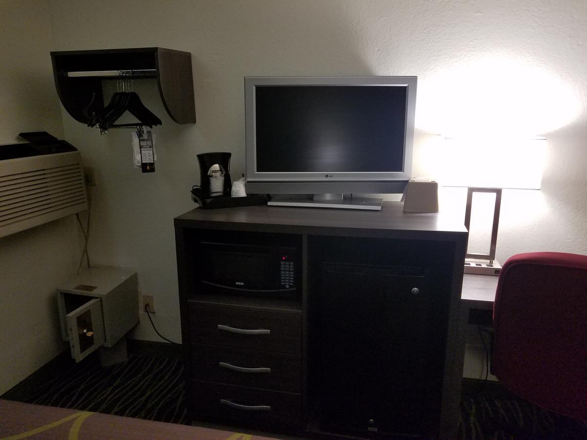 Super 8 By Wyndham Independence Kansas City מראה חיצוני תמונה
